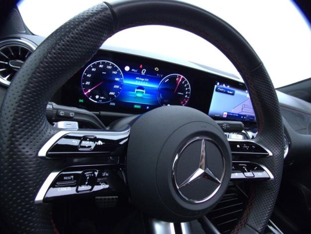 MERCEDES-BENZ GLA 250 e Hybrid EQ AMG Line  