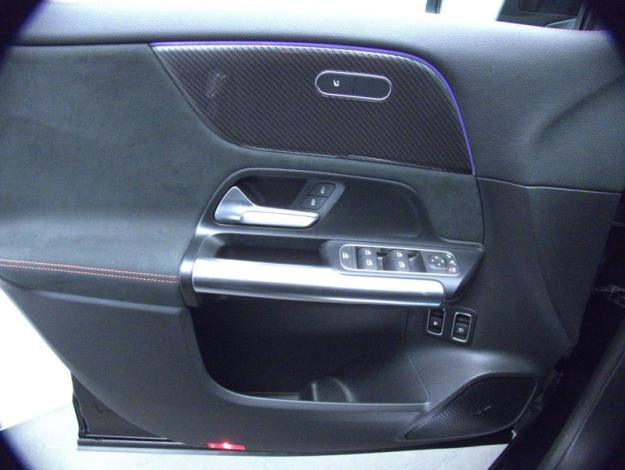 MERCEDES-BENZ GLA 250 e Hybrid EQ AMG Line  