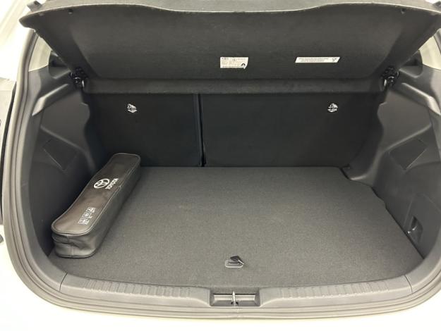 TOYOTA Yaris 116h Design  PACK CONFORT