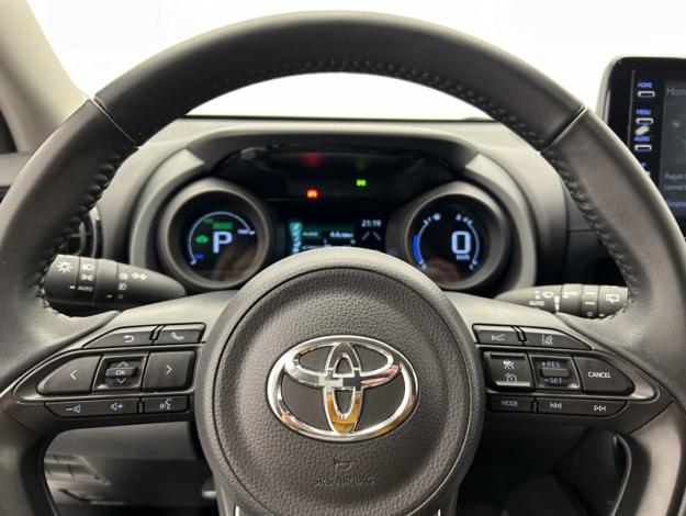 TOYOTA Yaris 116h Design  PACK CONFORT
