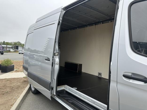 MERCEDES-BENZ Sprinter 319 CDI Fourgon Toit sureleve Long  