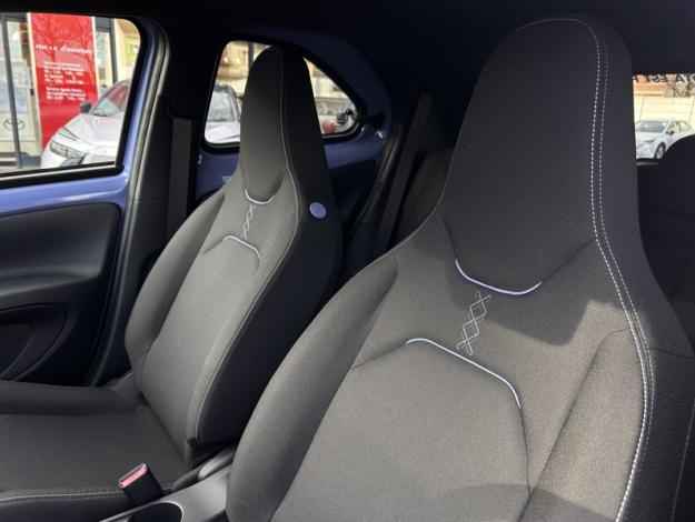 TOYOTA Aygo X Hybride 116h Graphic  