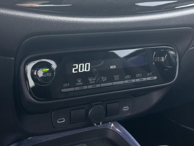 TOYOTA Aygo X Hybride 116h Graphic  