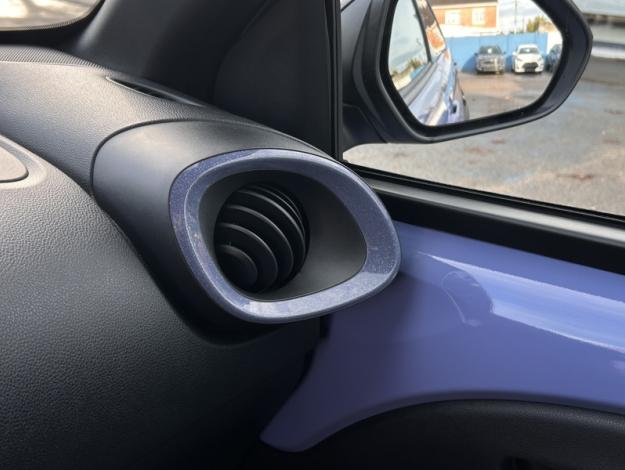 TOYOTA Aygo X Hybride 116h Graphic  