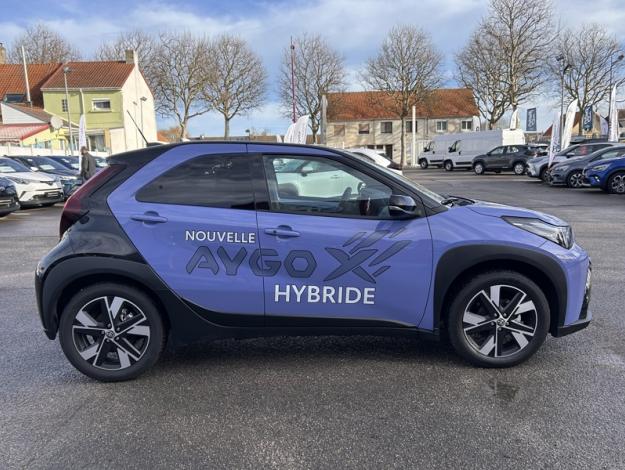 TOYOTA Aygo X Hybride 116h Graphic  