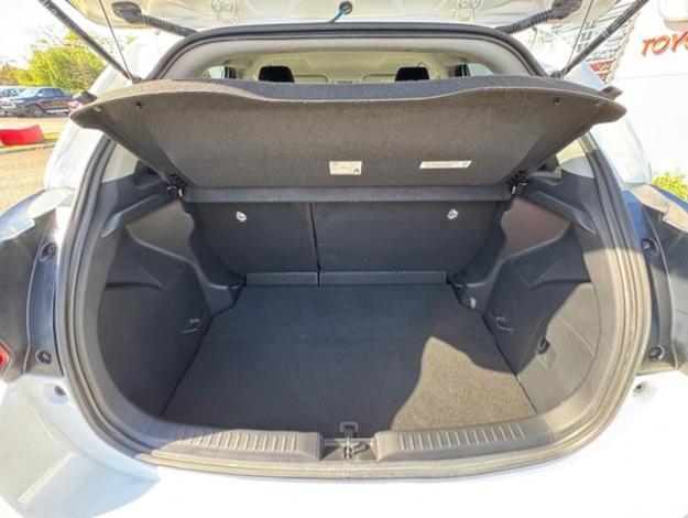 TOYOTA Yaris 116h Design  