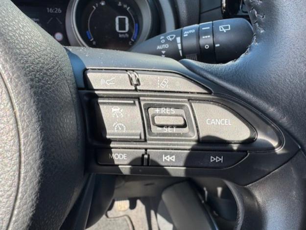TOYOTA Yaris 116h Design  