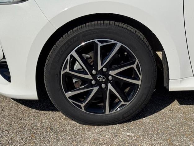 TOYOTA Yaris 116h Design  