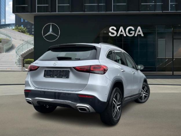 MERCEDES-BENZ GLA 200 Progressive  