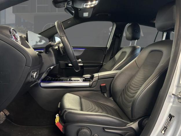 MERCEDES-BENZ GLA 200 Progressive  