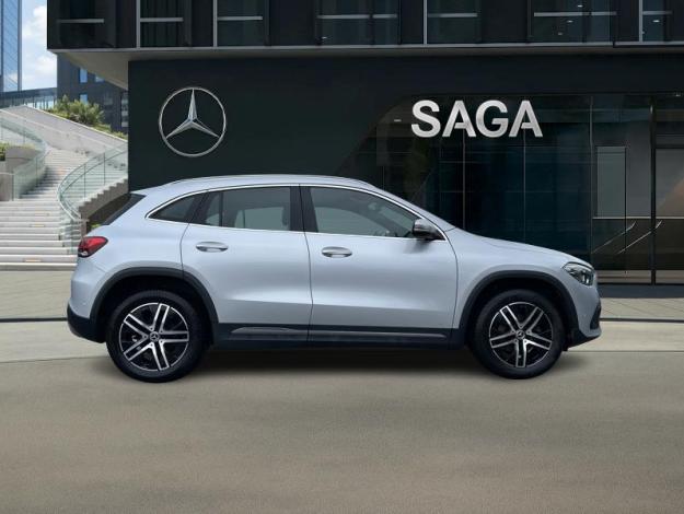 MERCEDES-BENZ GLA 200 Progressive  