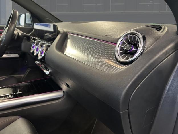 MERCEDES-BENZ GLA 200 Progressive  