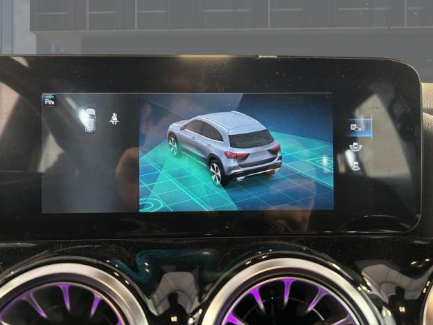 MERCEDES-BENZ GLA 200 Progressive  