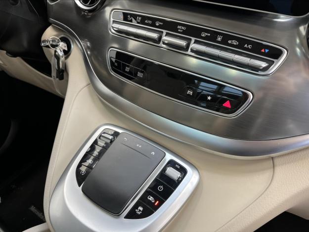 MERCEDES-BENZ Třídy V V 300D 4MATIC EXCLUSIVE  Airmatic (18/28)