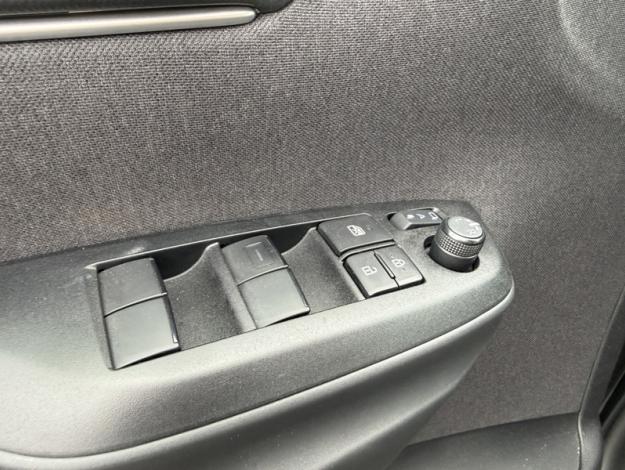 TOYOTA Yaris Cross 1.5 130H DESIGN   