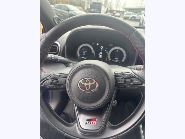 TOYOTA Yaris 130h GR SPORT  PACK TECHNO +