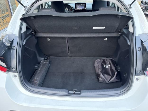 TOYOTA Yaris 116h Dynamic  