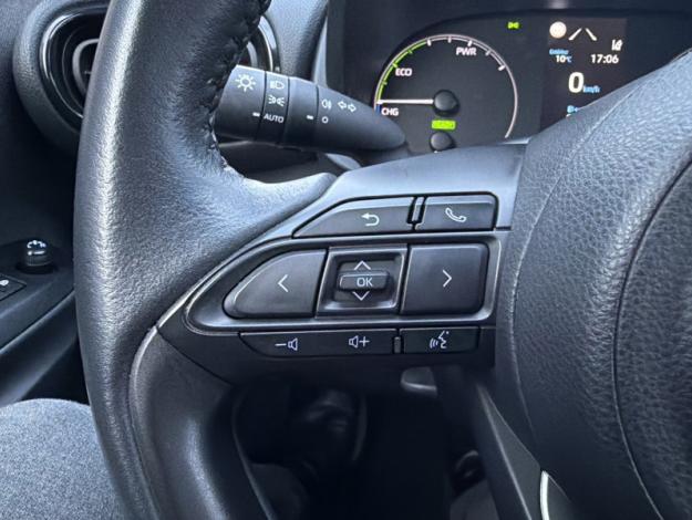 TOYOTA Yaris 116h Dynamic  