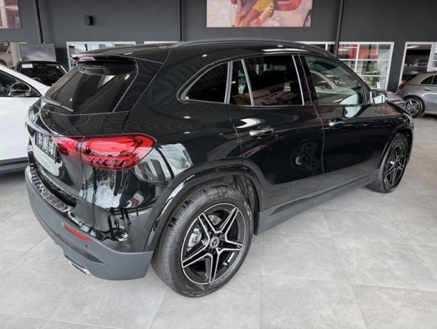 MERCEDES-BENZ GLA 180  Star Edition