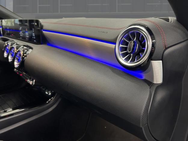 MERCEDES-BENZ CLA 180 d Shooting Brake AMG Line  