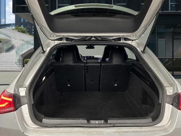 MERCEDES-BENZ CLA 180 d Shooting Brake AMG Line  