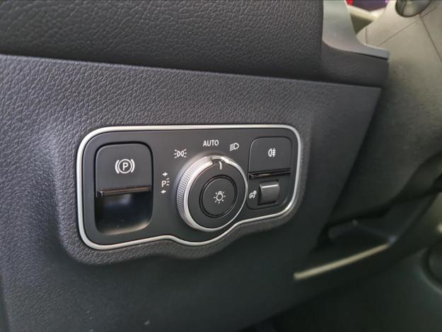 MERCEDES-BENZ GLB GLB 220 4MATIC (11/22)