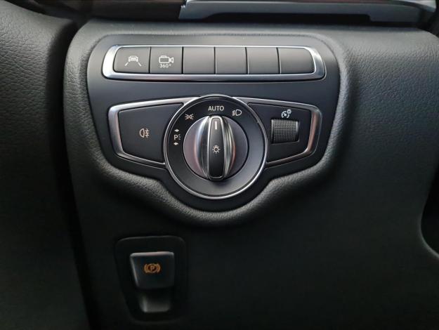 MERCEDES-BENZ Třídy V V 300 d AVANTGARDE AIRMATIC (11/25)