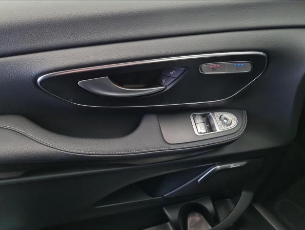 MERCEDES-BENZ Třídy V V 300 d AVANTGARDE AIRMATIC (12/25)
