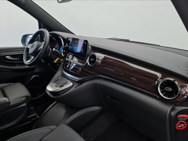 MERCEDES-BENZ Třídy V V 300 d AVANTGARDE AIRMATIC (14/25)