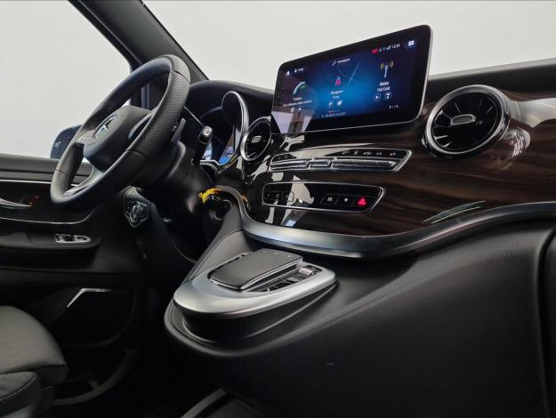 MERCEDES-BENZ Třídy V V 300 d AVANTGARDE AIRMATIC (16/25)