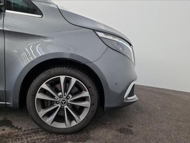 MERCEDES-BENZ Třídy V V 300 d AVANTGARDE AIRMATIC (25/25)