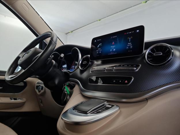 MERCEDES-BENZ Třídy V V 300 d 4MATIC AVANTGARDE Long (16/28)