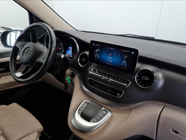 MERCEDES-BENZ Třídy V V 300 d 4MATIC AVANTGARDE Long (18/28)