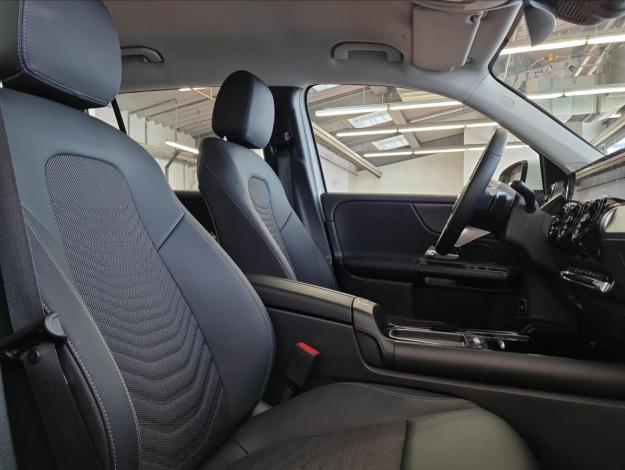 MERCEDES-BENZ GLB GLB 220 4MATIC (15/22)