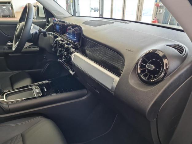 MERCEDES-BENZ GLB GLB 220 4MATIC (17/22)