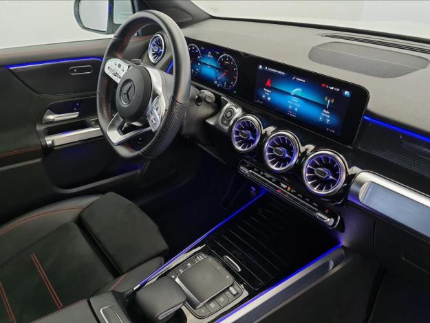 MERCEDES-BENZ GLB GLB 200 4MATIC (18/22)