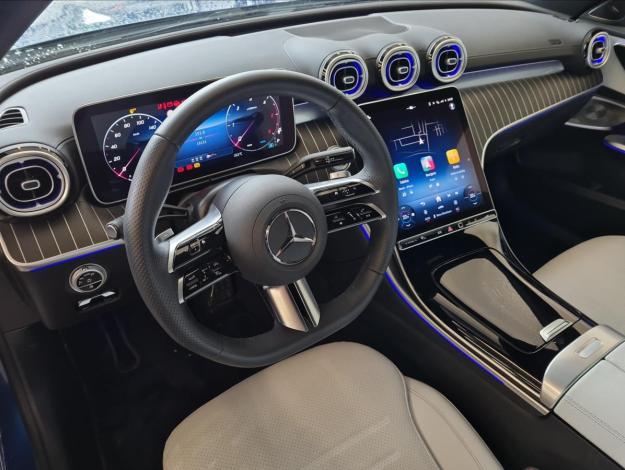 MERCEDES-BENZ Třídy C C 220d 4MATIC (9/22)