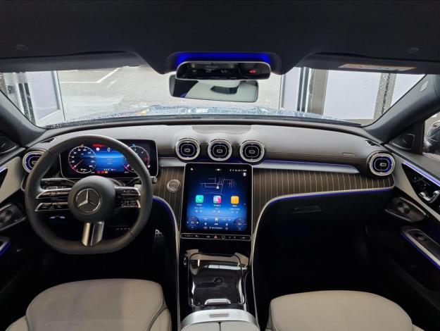 MERCEDES-BENZ Třídy C C 220d 4MATIC (13/22)