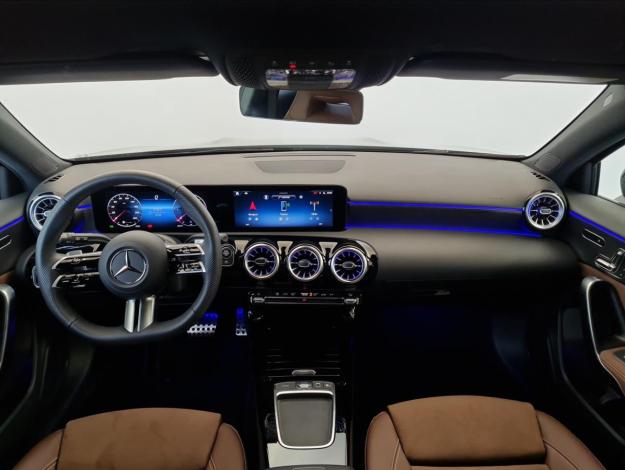 MERCEDES-BENZ Třídy A A 200d (13/22)