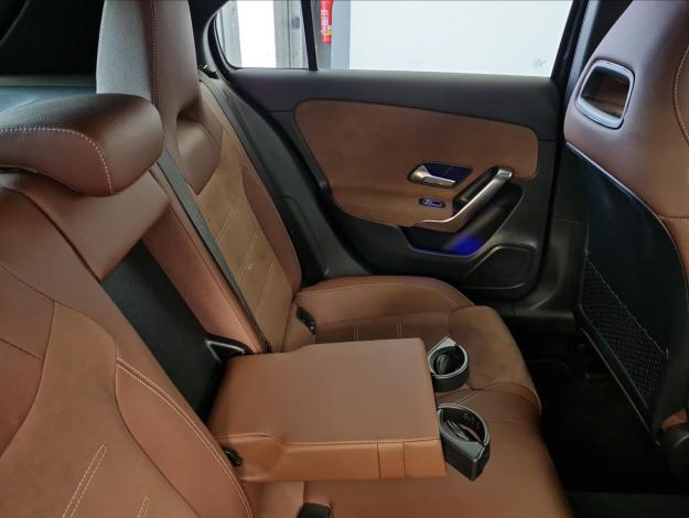 MERCEDES-BENZ Třídy A A 200d (20/22)