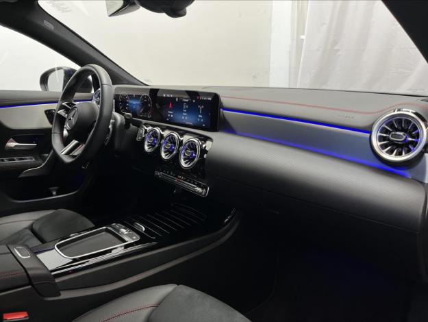 MERCEDES-BENZ CLA CLA 200d Shooting Brake (14/22)