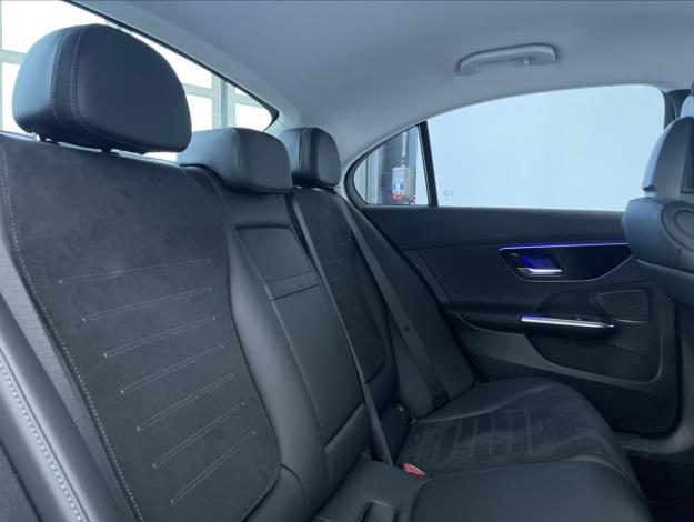 MERCEDES-BENZ Třídy C C 220d 4MATIC (19/22)