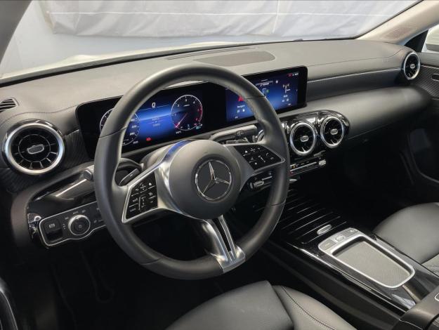 MERCEDES-BENZ CLA CLA 180d Shooting Brake (9/21)