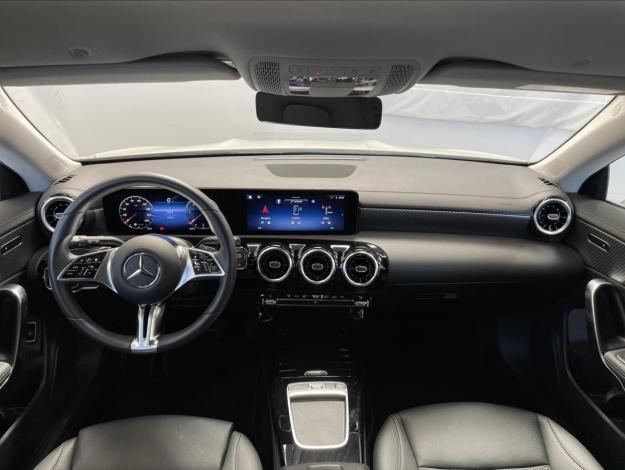 MERCEDES-BENZ CLA CLA 180d Shooting Brake (13/21)