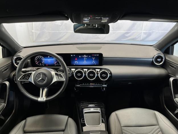MERCEDES-BENZ Třídy A A 180 (13/21)