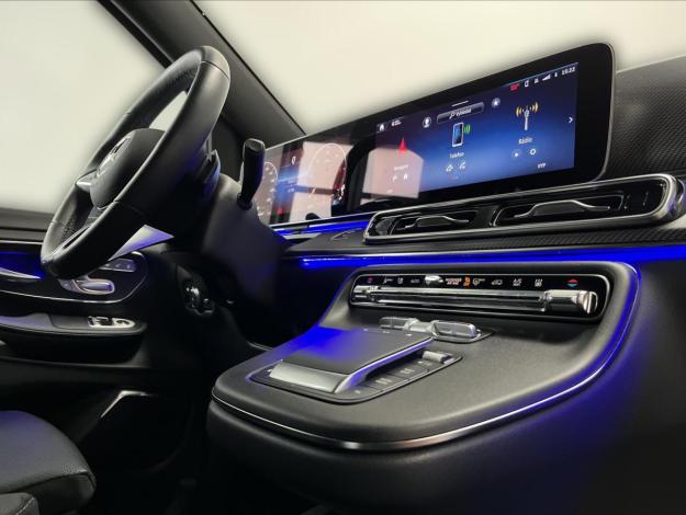 MERCEDES-BENZ Třídy V V 300D XL 4MATIC AVANTGARDE AMG (16/27)