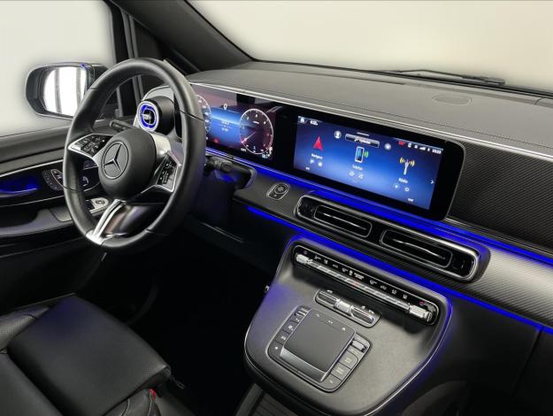 MERCEDES-BENZ Třídy V V 300D XL 4MATIC AVANTGARDE AMG (18/27)