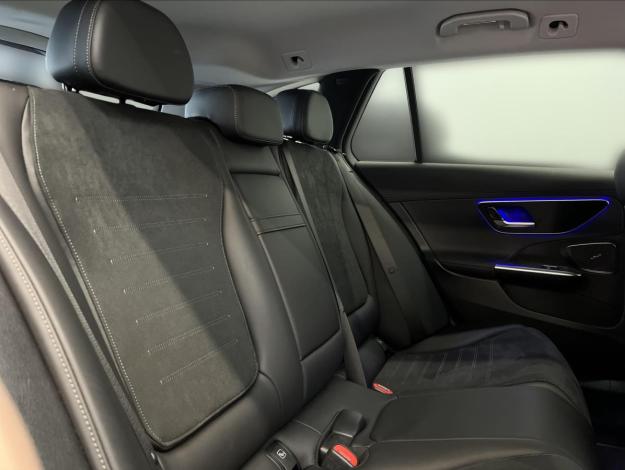 MERCEDES-BENZ Třídy C C 300 de 4MATIC kombi (19/22)