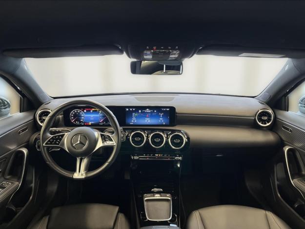 MERCEDES-BENZ Třídy A A 180 (13/21)