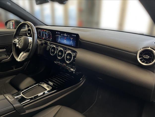 MERCEDES-BENZ Třídy A A 180 (14/21)